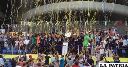 La premiación a los jugadores del PSV, campeones de la Supercopa de Holanda /oem.com
