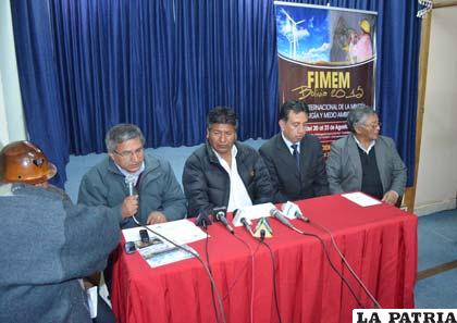Conferencia de prensa sobre Simposio Internacional de Minería
