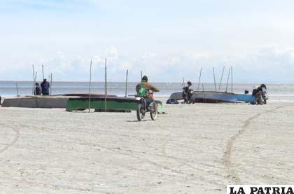 Se coordinan proyectos a favor de pesqueros del lago Poopó