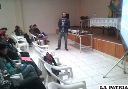 El evento se realizó en el salón principal de la AFO