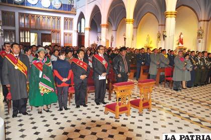 Autoridades reflexionaron en el Te Deum que ofició Monseñor Cristobal Bialasik