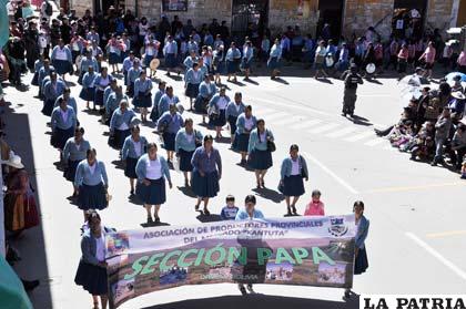 Otro sector del comercio que hizo su paso por la Plaza 10 de Febrero