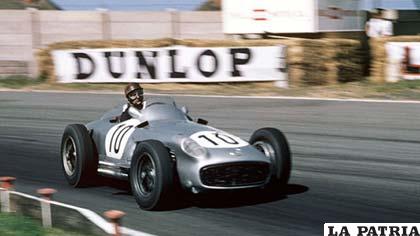 Juan Manuel Fangio fue quíntuple campeón de Fórmula 1 /cooperativa.cl