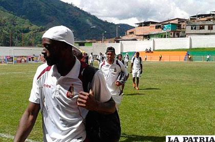 Jugadores del Deportes Tolima, al final de su última práctica /antena2.com