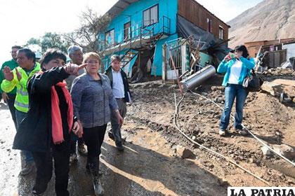 La presidenta de Chile con víctimas del temporal /elespectador.com