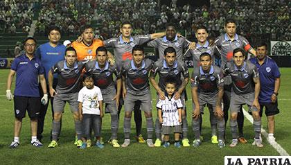 El equipo de Bolívar con la esperanza de debutar con una victoria /APG