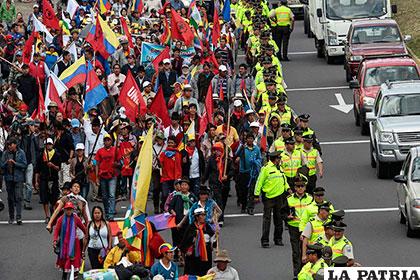 Indígenas que realizan marcha de protesta contra el gobierno de Correa en Ecuador /nacion.com