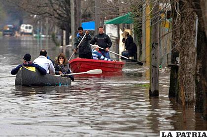​Miles de evacuados por lluvias en Argentina /heraldo.es
