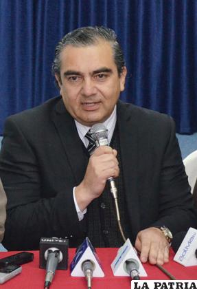 Ministro de Autonomías, Hugo Siles