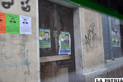 Algunos candidatos a Coteor pegaron propaganda en paredes y postes
