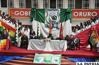 Acto en conmemoración a los 63 años de fundación del Liceo Oruro
