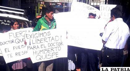 Los defensores del exfiscal protestaron en inmediaciones del Ministerio Público de La Paz