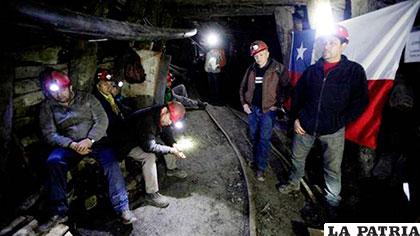 Mineros chilenos protestan en interior mina /eluniversal.com