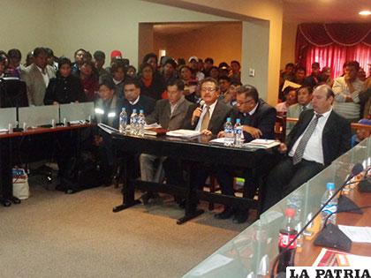 Sesión de la Brigada Parlamentaria reunió a diferentes autoridades