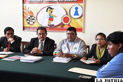 El alcalde Bazán presidio la reunión del Conmude