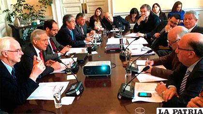 Comisión de relaciones exteriores del senado chileno /LA TERCERA