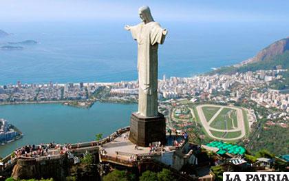La estatua del Cristo Redentor en la cima del Corcovado