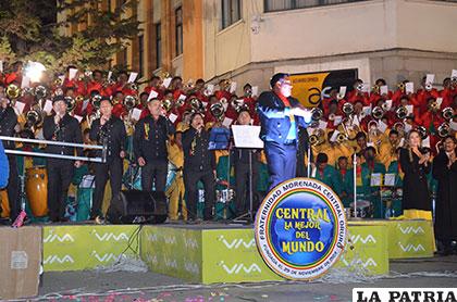 Banda Espectacular Bolivia, junto a Raymi Bolivia, en concierto organizado por la Morenada Central Oruro