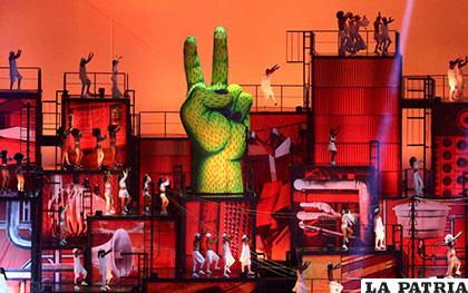 La escena de la danza de las favelas durante el acto inaugural