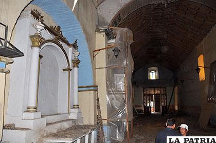 Se muestra las refacciones que se realizan en la iglesia de Paria /Archivo