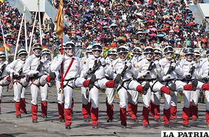 Regimiento y Escuela de Andinismo 25 