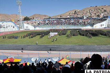 Los siete regimientos dependientes de la Segunda División de Ejército estuvieron presentes