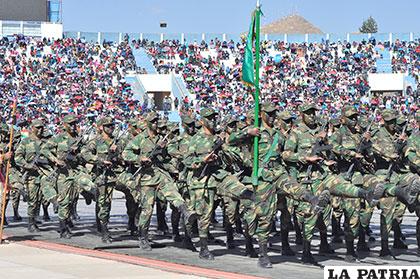 Jóvenes premilitares del 