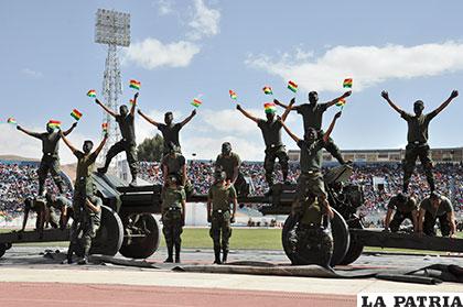 La tricolor nacional fue pieza principal en el desplazamiento de los soldados
