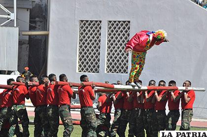 No pudo faltar la parte humorística