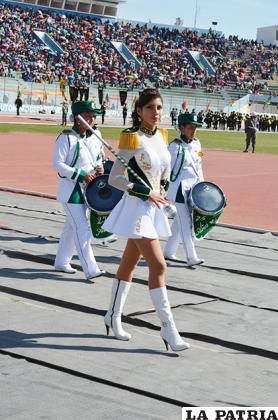 Hermosa guaripolera del Liceo Oruro