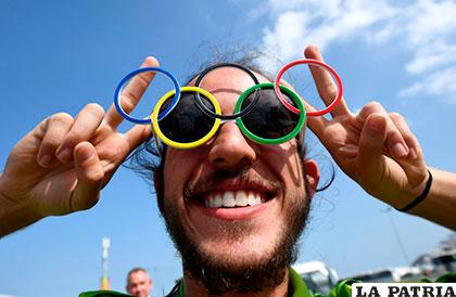 Un aficionado con las mejores gafas para ver estos juego /AS.COM