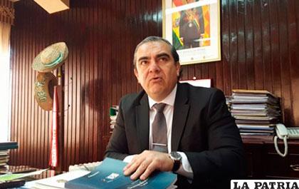 El ministro de Autonomías, Hugo Siles, reveló datos presupuestarios /ANF
