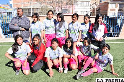 Integrantes del equipo de Niño Quirquincho Feliz 
