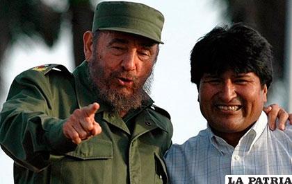El Presidente Morales junto al líder cubano, Fidel Castro /ANF