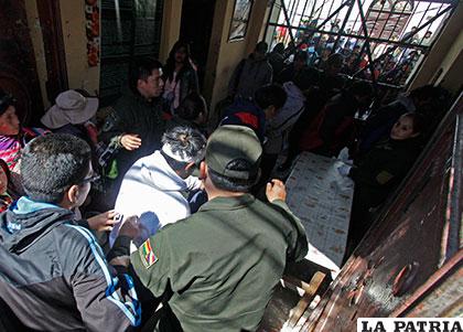 Cooperativistas mineros ingresan al penal de San Pedro de La Paz /abi.bo