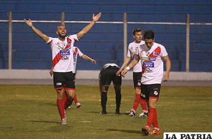 Javier Sanguinetti fue autor del segundo gol de los potosinos /APG