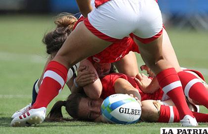 Rugby femenino entre Canadá y Gran Bretaña