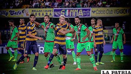 La acción del compromiso en el que Verona eliminó al Crotone /AS.COM