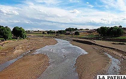 El río por donde pasan personas sin un buen control por las autoridades /ANF