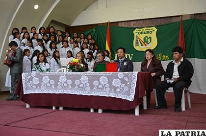 Acto del Liceo Oruro Turno Mañana
