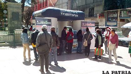 Stands de socialización sobre el Código Tributario tuvieron buena aceptación /Impuestos Nacionales