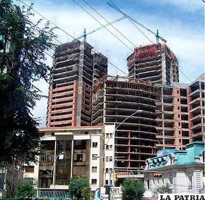 En La Paz se levanta la obra inmobiliaria más grande de Bolivia /ANF