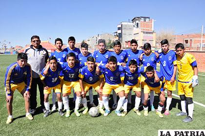 El plantel de fútbol que representa al colegio Sainz