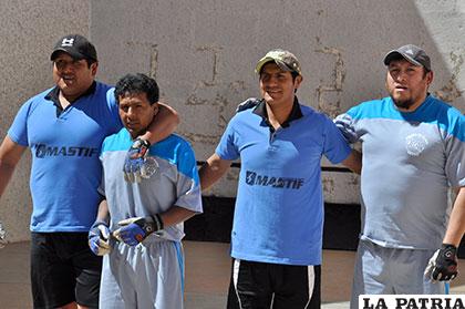 Integrantes de los equipos de Multiservicios Ves y Decar