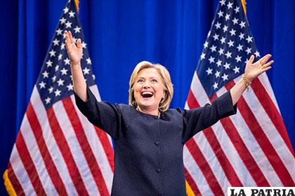 Según encuestas, población femenina respalda a Clinton