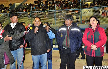 Zeballos, Vásquez y Romano en el lanzamiento de la Teletón