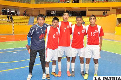 Integrantes del equipo del colegio Aniceto Arce