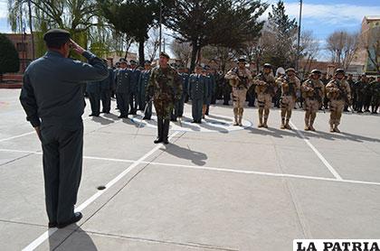 Sargentos y suboficiales festejaron en Oruro