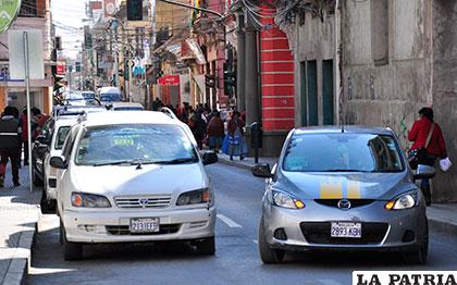 Tráfico y Vialidad busca normar el funcionamiento de taxis en la ciudad