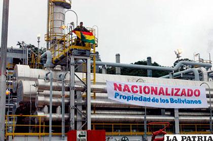 EL 2006 Morales decretó la nacionalización de los hidrocarburos /CAMBIO.BO